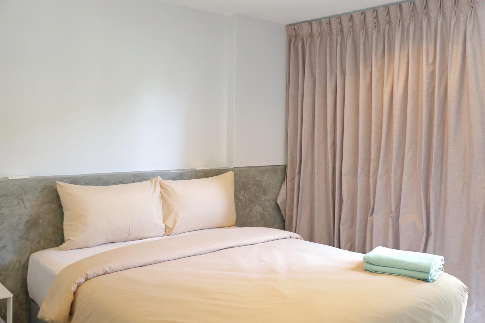 Y House Patong Hostel Luaran gambar